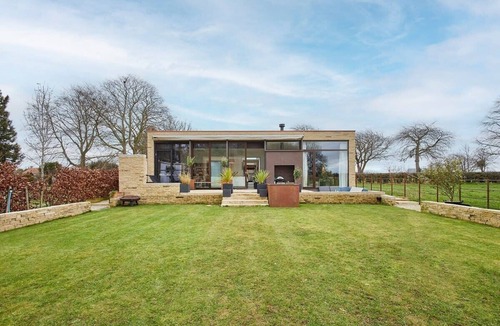 Potter Brompton House | Host & Stay | Sleeper Cottage