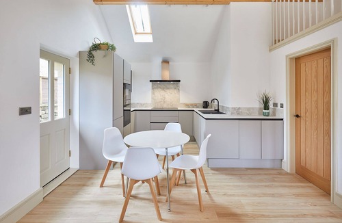 Preston-under-Scar House | Host & Stay | Sunshine Cottage