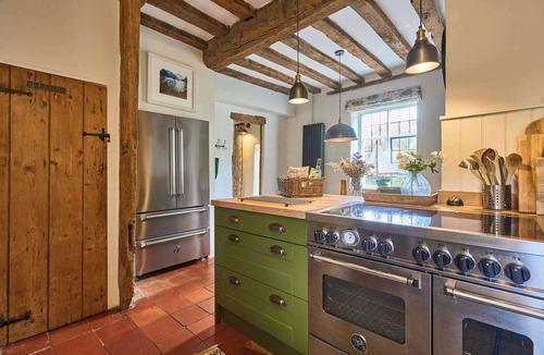 Aldborough House | Host & Stay | Woodcutters Cottage
