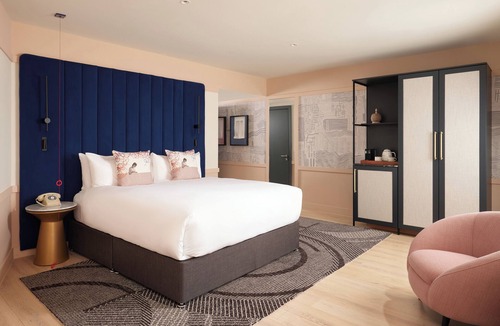 Gloucester Hotel | Hotel Indigo Gloucester The Forum By IHG