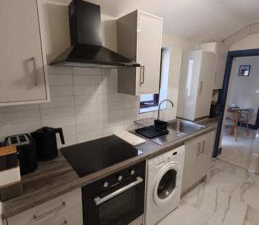 Sutton Coldfield Apartment | House, Sutton Coldfield,Great location