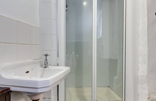 Rye House | Hucksteps Row - Two Bedroom House, Sleeps 3