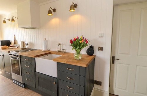Middleton in Teesdale Cottage | HUDEWAY VIEW, pet friendly, with open fire in Middleton-In-Teesdale