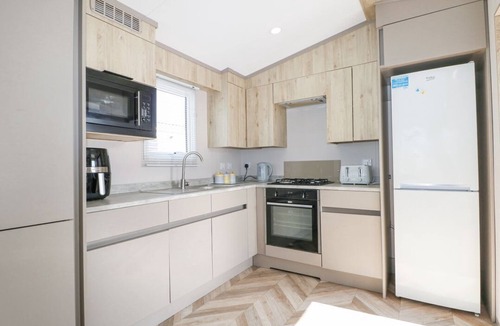 Bognor Regis House | HW42: Charming Retreat in Bognor Regis
