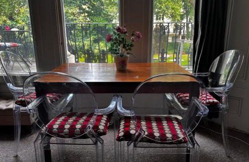 Lancaster Gate Apartment | Hyde Park Studio Has Private Balcony With Tranquil Garden View