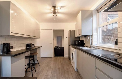 Northampton House | Ideal for Contractors | Free Wi-Fi | Sleeps 7!