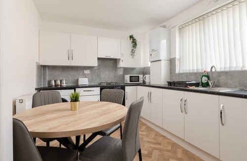 Clayton House | Immaculate 3bd home - COOP - Etihad - Pool Table