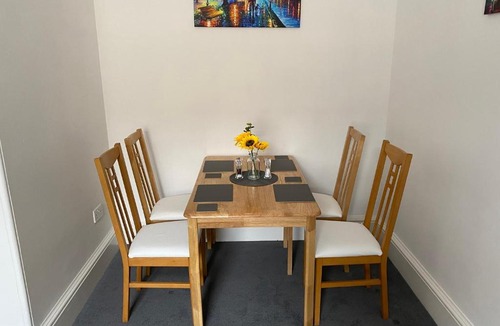 Perth Apartment | Impeccable 1-Bed Apartment Perth a home from home