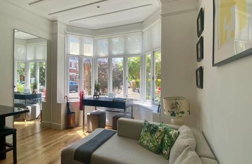 Kew Apartment | Interior Designed Flat near Kew Botanical Gardens