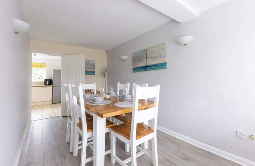 Castle Donington House | Inviting & Spacious Home | Driveway | Close to EMA