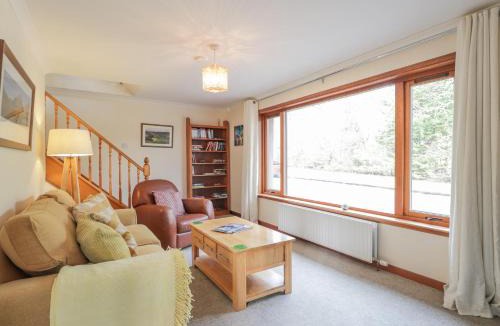 Drumnadrochit House | Iola