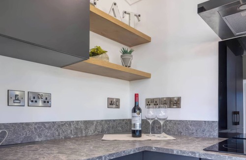 Scawton Cottage | ISCA LODGE - WITH DECKING, pet friendly, with a garden in Wombleton