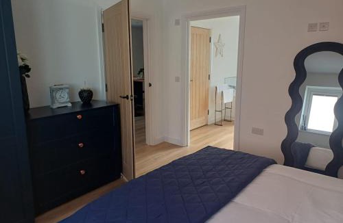 Buxton Apartment | Ives End