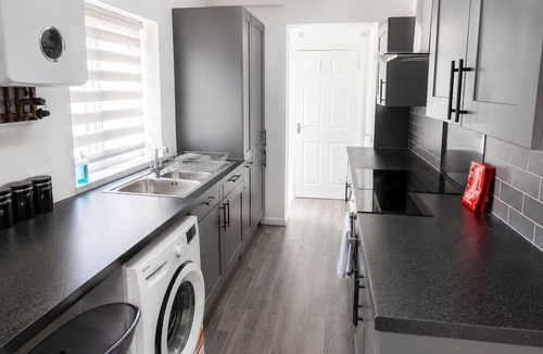 Gosport House | Jan's House Gosport | 3 Bedroom Home | Sleeps 6