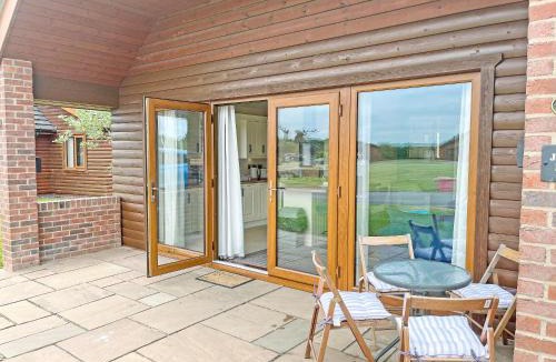 Fitling House | Jasmine Lodge