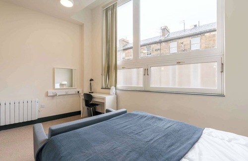 Newington Apartment | JOIVY Meadows Park Ensuite Deluxe Rooms