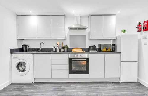Weston-super-Mare Apartment | K-Suites - Modern Seaside Apartment in Weston-super-Mare – Steps away from Beach & Attractions