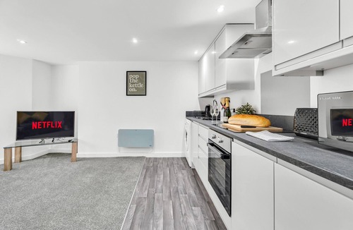 Weston-super-Mare Apartment | K-Suites - Modern Seaside Apartment in Weston-super-Mare – Steps away from Beach & Attractions