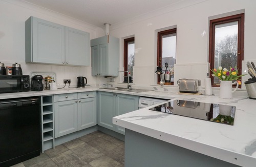 Windermere Cottage | KEMPTON, pet friendly, with a garden in Bowness-On-Windermere