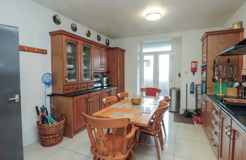 Trearddur Bay Cottage | KING ARTHUR SUITE, country holiday cottage in Trearddur Bay