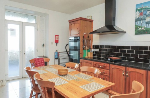 Trearddur Bay Cottage | KING ARTHUR SUITE, country holiday cottage in Trearddur Bay