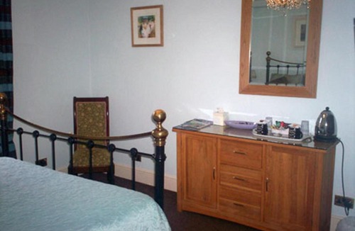 Giggleswick Bed & Breakfast | King William Guest House