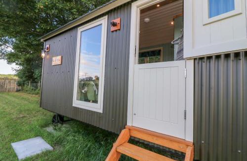 Ridgeway House | Kingfisher Hut