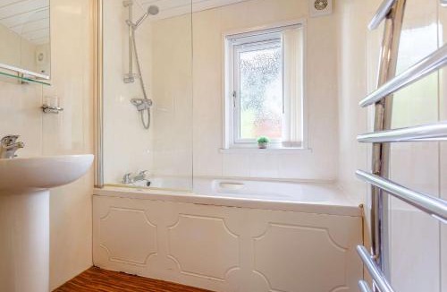 Churchill House | Kingham Lodge