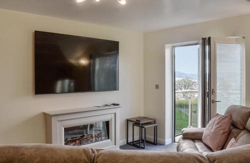 Silsden House | Kinneret Apartment