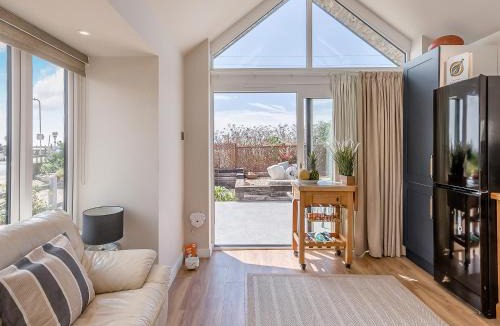 South Hayling House | Kotacockle Warren