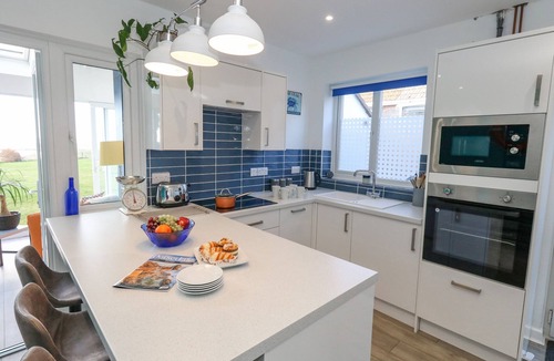 Wyke Regis Cottage | Lagoon View