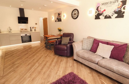 Carnforth Cottage | Lakes View Apartment 1