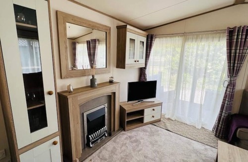 Tewitfield House | Lakes View holiday home at Borwick Lakes