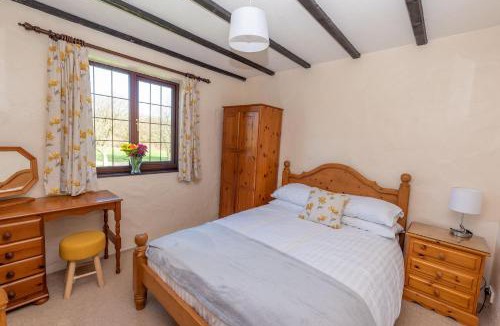 North Buckland House | Lakeside Cottage