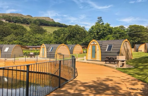 Saddleworth Cottage | Lakeside Pods - Pets Welcome