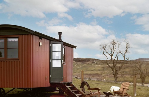 Pitlochry Cottage | Lapwing Shepherds Hut - UK7631