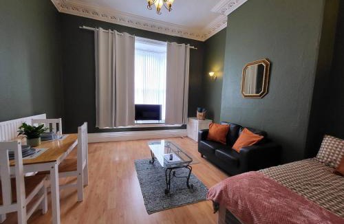 Bordesley Apartment | Large Digbeth Double Room Shared Bathroom