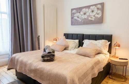 West Kensington Apartment | Large London apartment in Premium Location