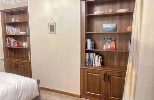 Stonnall House | Large Spacious House-HS2, Bham International, NEC