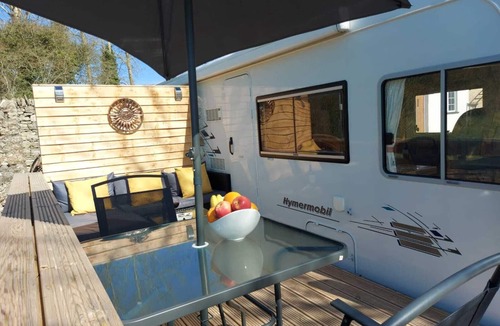 Cirencester Ski Chalet | Large Static Motorhome-Stunning Countryside Views