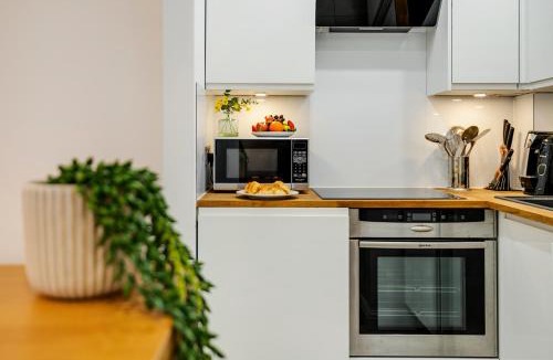 Belsize Apartment | Large Studio in Belsize Grove