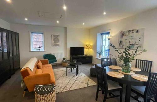 Wallingford Apartment | Large town centre apartment with parking