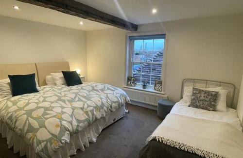 Wallingford Apartment | Large town centre apartment with parking