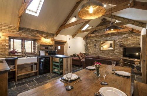 Tiers Cross House | Lavender - Luxurious Barn Conversion - Blossom Farm