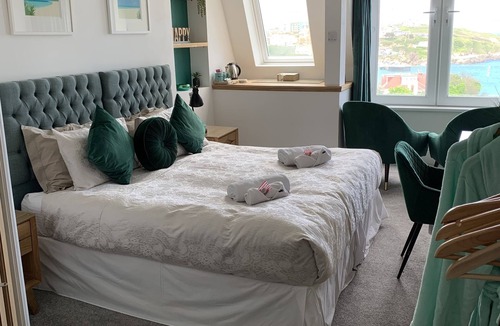 Newquay City Centre Hotel | Lazy Waves