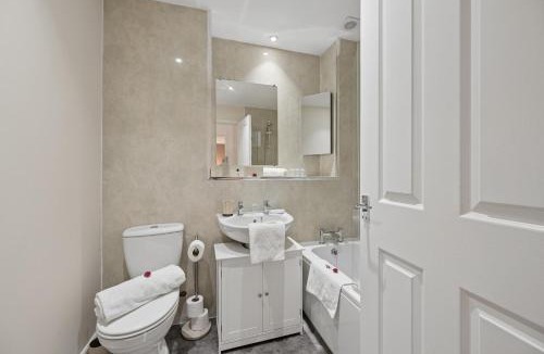 Coatbridge Apartment | Lees Apartment