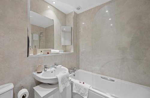 Coatbridge Apartment | Lees Apartment