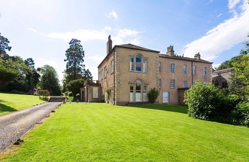 Middleham Villa | Leyburn Manor - Thirteen Bedroom Villa, Sleeps 26