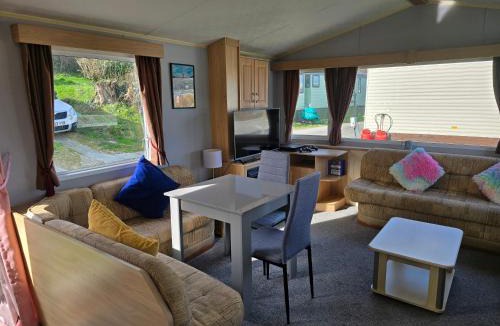 Penparcau Apartment | Light and Airy 2 Bedroom Mobile Home