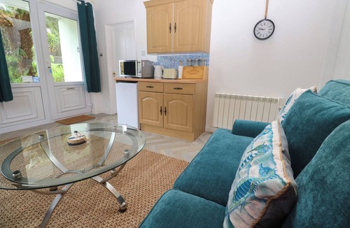 Praa Sands Cottage | LIGHTHOUSE, romantic, country holiday cottage in Praa Sands